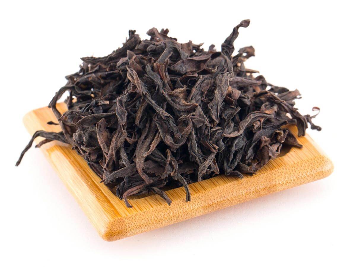 Northern Fujian Oolong from Wuyi, Yan Cha Mito Yan Rougui (Cinnamon Oolong Tea by Master Yang Jianwang from Mito Cliff in Wuyi Mountain)