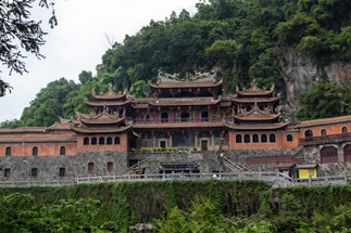 Photo Qingshuiyan Temple Complex in Penglai Mountains