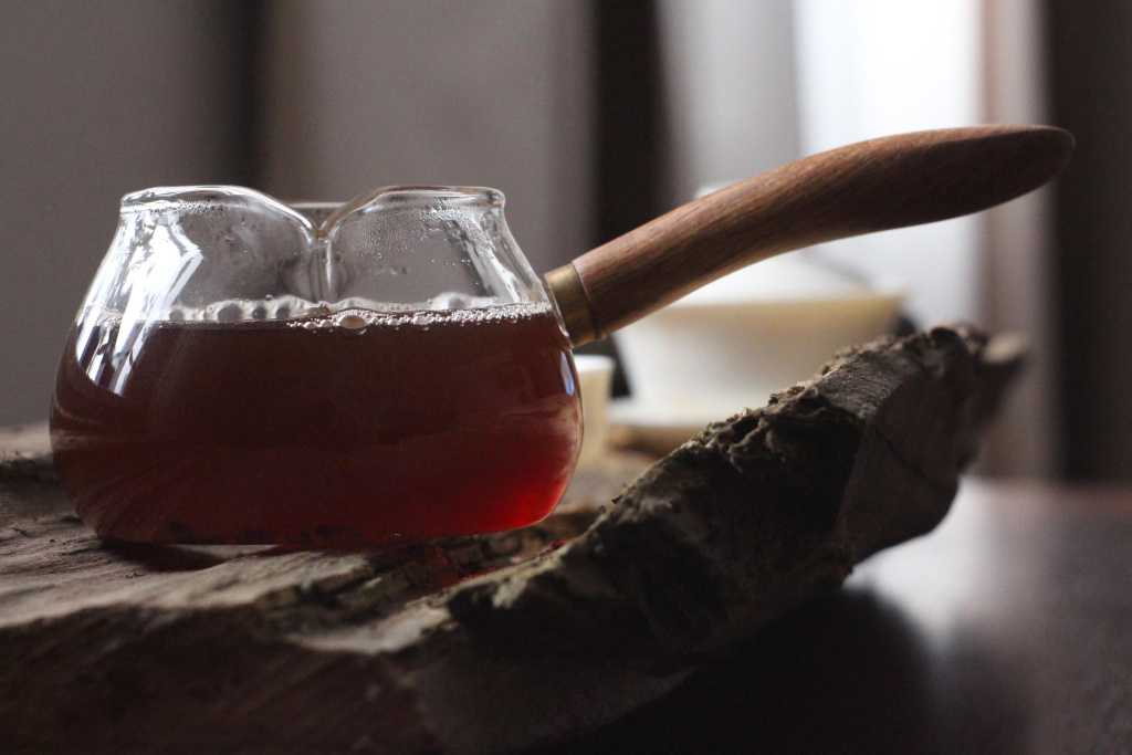 Шу пуэр с гор в Лаоманьэ Шу пуэр с гор в Лаоманьэ