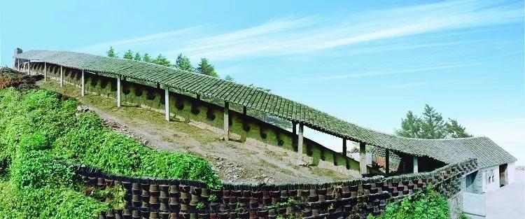 Long Yao - dragon kiln (Chinese: 龙窑, pinyin: Lóng yáo). Wood fired|Articles about teaware