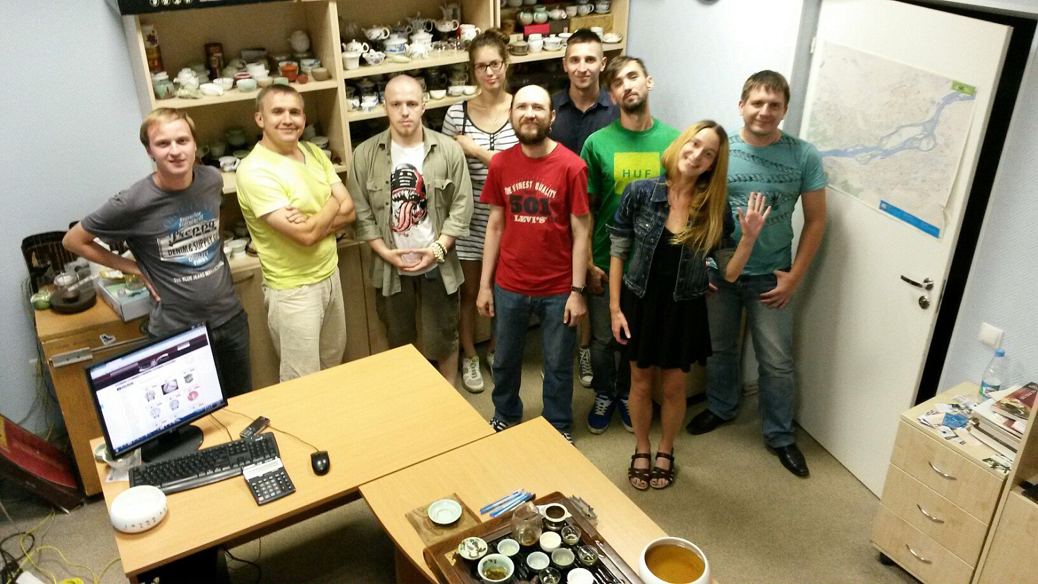 Tasting of sheng puerhs in Tea Line 21.08.2015