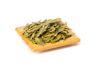 Green tea Shi Feng Longjing 1 (The Dragon Well of Shi Feng)