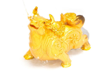 Color-changing tea figurine "Bull of Wealth". Price: ₽2,670 rub.