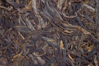 Pressed Raw Pu-erh Tea - Sheng Pu'er 2015 "Daxueshan" brand "Kaishunhao" Juming plant, 357 g, 