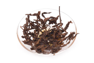 Red tea Song Zhen (Pine Needles)