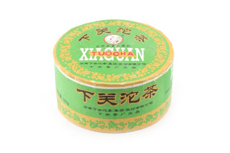 Pressed Raw Pu-erh Tea - Sheng pu-erh 2005 "Premium grade" of the "Pine and Crane" brand from the "Xiaguan" plant, 100 g