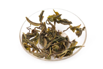 Loose Leaf Pu-erh Tea - Шэн пуэр 2021 г. "Наньно шань да шу" (Большие деревья с гор Наньно), 