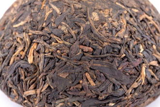Pressed Raw Pu-erh Tea - Sheng pu-erh 2005 "Premium grade" of the "Pine and Crane" brand from the "Xiaguan" plant, 100 g, 