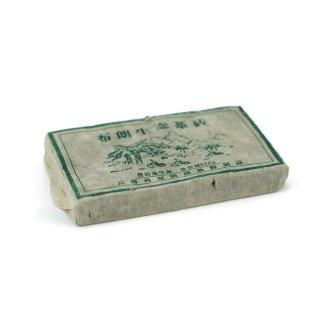 Pressed Raw Pu-erh Tea - Шэн пуэр 2018 г. "Экологическая среда гор Булан" кирпич 250 г