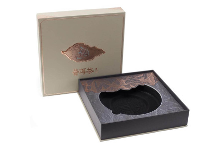 Gift packaging for pressed Pu-erh tea cakes, 28x28x6 cm. Price: ₽3,490 rub.