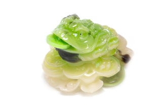 Color-changing tea figurine "Three-legged toad of wealth on money". Price: ₽1,390 rub.