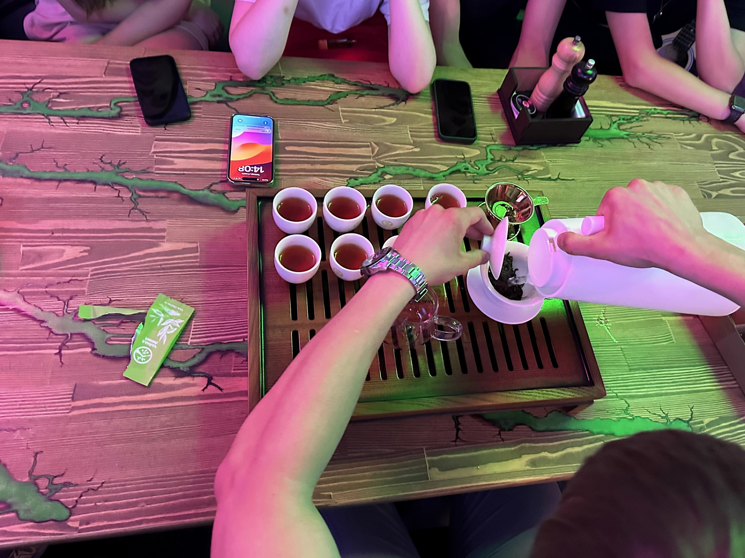 Tea ceremony in Yelets: "Tea line" and restaurant "Yesenin" give you a new taste journey