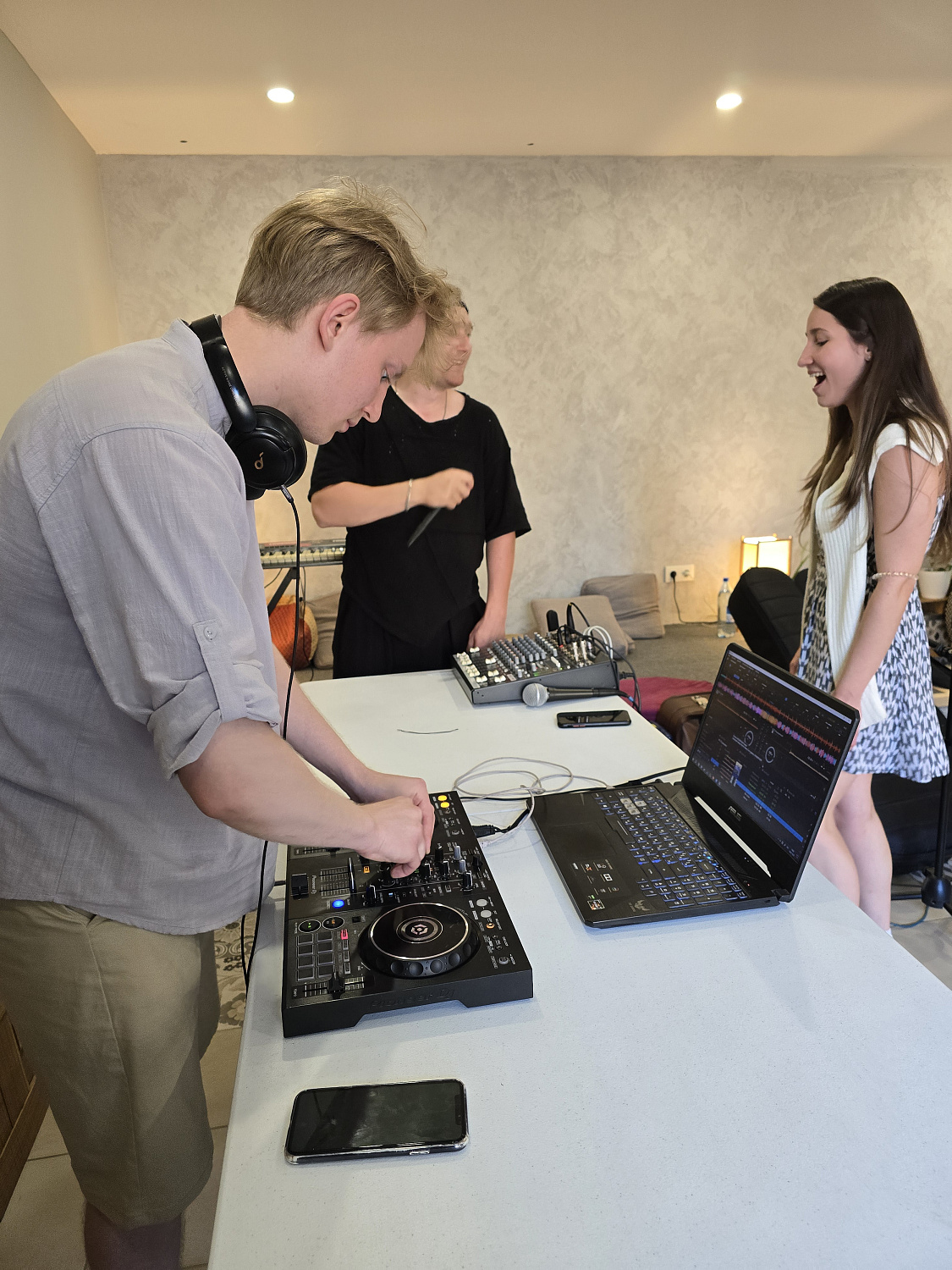 Memorial party in honor of the birthday of Tea Line