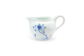 Porcelain chahai "Lotus", 235 ml. Price: ₽640 rub.