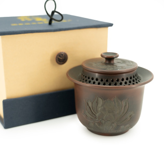 Gaiwan from Qinzhou, Guangxi "Carved Flower". Price: ₽16,830 rub.