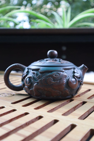 Глиняный чайник из Цзяньшуй, Юньнань "Жаба и жемчуг", 250 мл. Price: ₽53,240 rub.