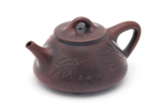 Yixing clay teapot by master Lin Yuzhen "Sweet", 190 ml.. Price: ₽10,960 rub.
