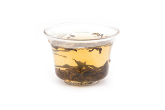Loose Leaf Pu-erh Tea - Sheng pu-erh from young trees of the Yiwu Zhen Shan Mountains, 