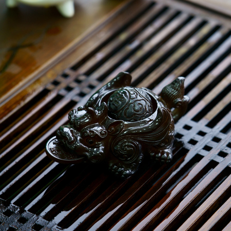 Color-changing tea figurine "Bi Se". Price: ₽2,090 rub.