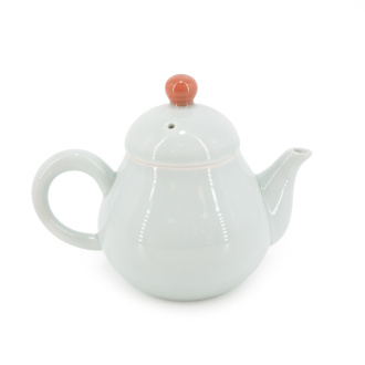 Ceramic teapot "Outline", 110 ml. Price: ₽3,100 rub.