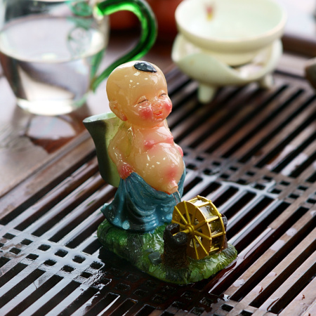 Color-changing tea figurine "Peeing Boy". Price: ₽2,380 rub.