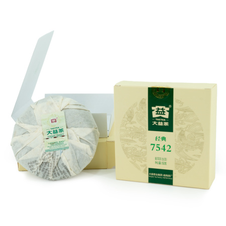 Pressed Raw Pu-erh Tea - Sheng pu-erh 2013 "7542" brand "Dai" from the "Menghai" plant, 150 g cake, 