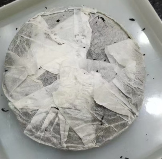 Dark Tea (Hei cha) - Любао 1995 года "Три журавля" марки "Сань Хэ" 250 гр, 