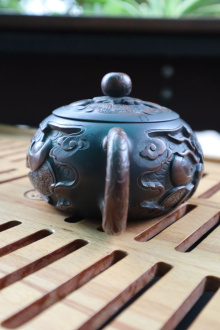Глиняный чайник из Цзяньшуй, Юньнань "Жаба и жемчуг", 250 мл. Price: ₽53,240 rub.