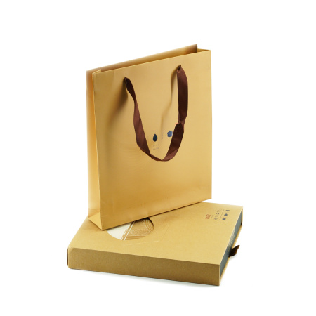 Gift wrapping "Tea leaf". Price: ₽2,320 rub.