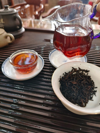 Pressed Rip Pu-erh Tea - Shu puer "Banzhang Longzhu" from the "Kaishunhao" plant, 