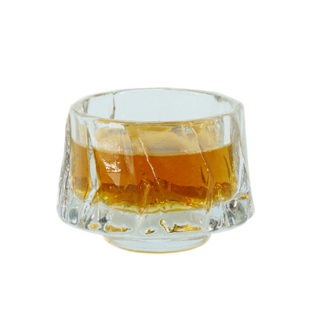 Pressed Raw Pu-erh Tea - Шэн пуэр 2005 г. "Чай с диких деревьев" марки "Сосна и журавль" завода "Сягуань" блин 357 г, 