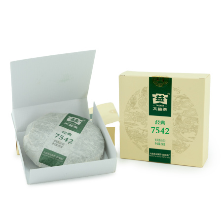 Pressed Raw Pu-erh Tea - Sheng pu-erh 2013 "7542" brand "Dai" from the "Menghai" plant, 150 g cake, 