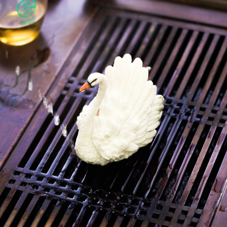 Color-Changing Tea Toy "Black and White Swan". Price: ₽2,610 rub.