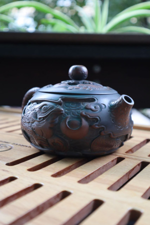 Глиняный чайник из Цзяньшуй, Юньнань "Жаба и жемчуг", 250 мл. Price: ₽53,240 rub.