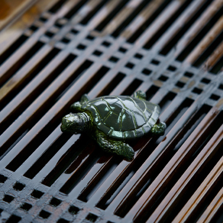 Small color-changing tea toy "Bronze Turtle". Price: ₽850 rub.