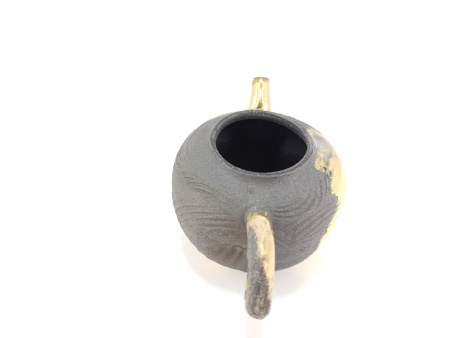 Глиняный чайник ручной работы "Самородное золото" мастера Хуан Жунхуа в стиле Сино. Price: ₽12,870 rub.