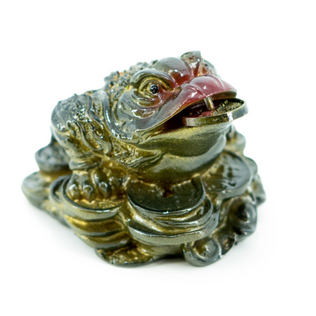 Color-changing tea figurine "Three-legged toad of wealth with a red nose on money". Price: ₽1,930 rub.