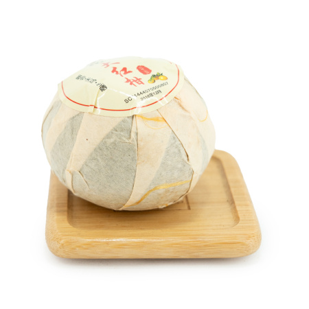 Loose Leaf Pu-erh Tea - Шу пуэр 2016 г. в лайме "Красный мандарин" марки "Кайшуньхао", 